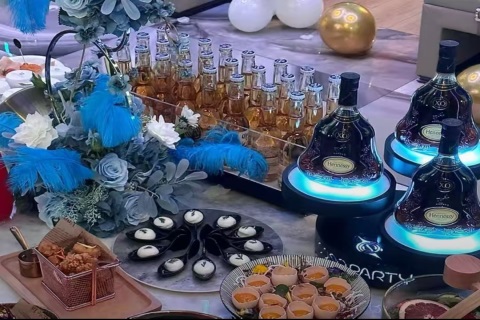 防城港夜场招聘女营销 日薪1300-1500元 提供住宿